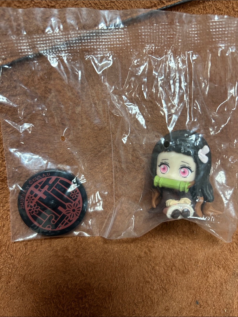 Black and Pink Anime Demon Slayer Suwarasetai Mini with Nezuko Figure
